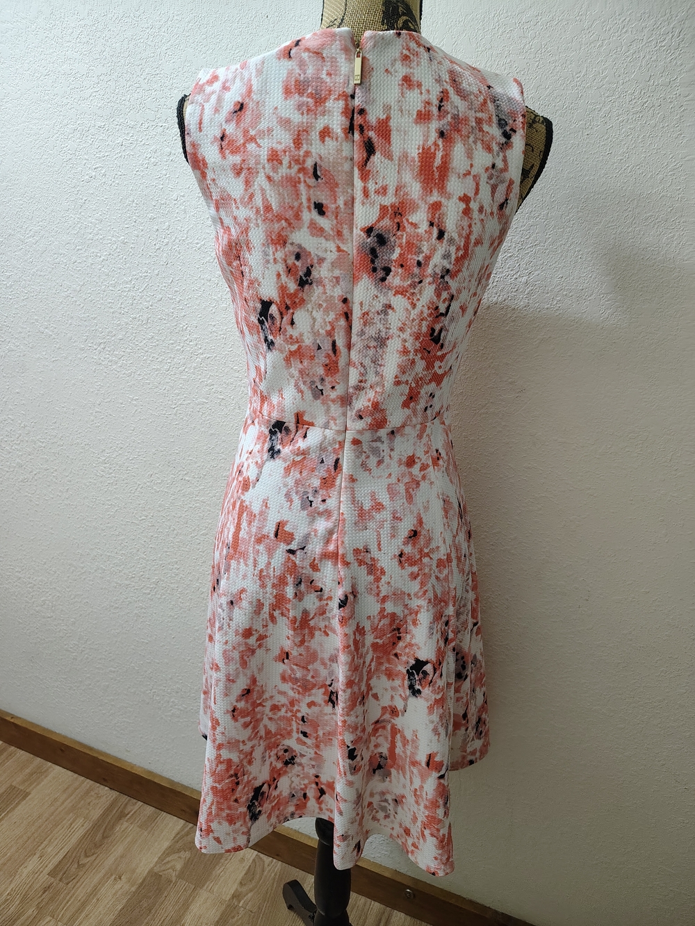 Ivanka Trump Sleeveless Fit & Flare Dress  Pink And White Blurred Print Size 4 - Picture 5 of 6